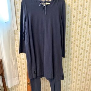 J. Jill Lovely Gray Knit V-Neck Tunic & Leggings